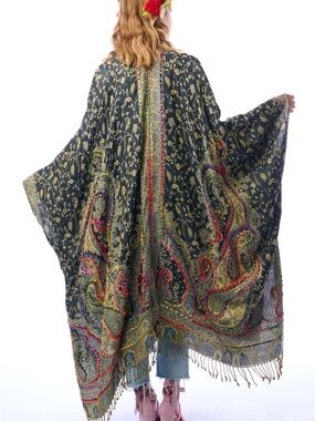 Aratta Dark Green Paisley Embroidered Shawl Cape